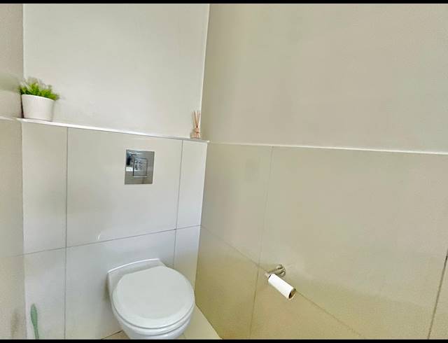 2 BEDROOM APARTMENT FOR SALE IN UMHLANGA CENTRAL